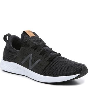 Black new balance sneakers light worn like new